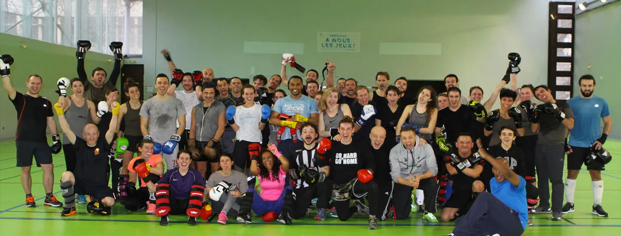 Les adhérents du Savate Club Paris XV réunis au gymnase